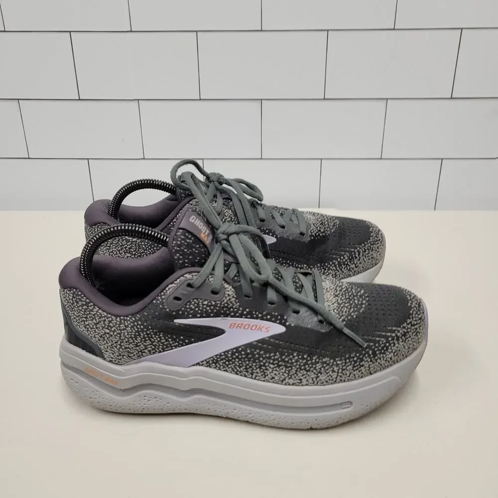 Brooks Women's Black and Gray Athletic Running Shoes